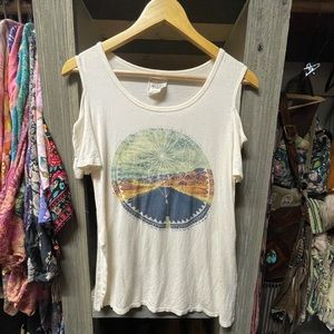 Hold—Modish Rebel Cold shoulder Travelers T- Shirt- Med